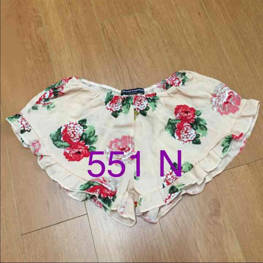 Brandy Melville Peach Floral Vodi Short NWOT